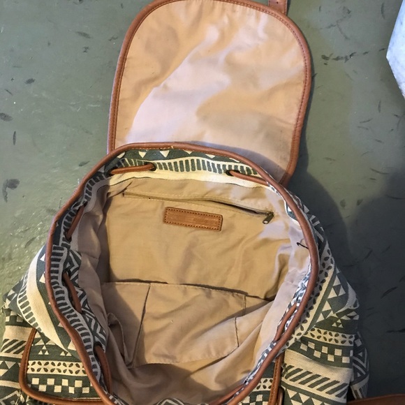 Backpack - Picture 3 of 5